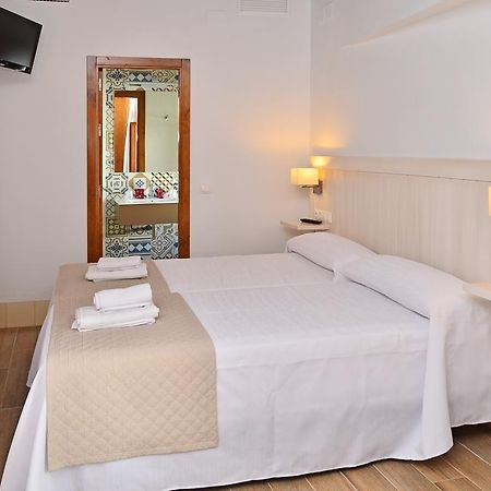 Hostal La Fonda Otel Conil De La Frontera Oda fotoğraf